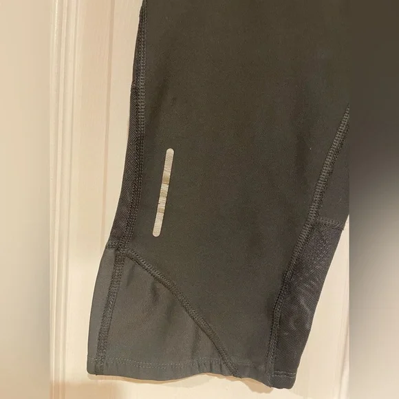 ⭐️3/$15⭐️Nike Charcoal Cropped Leggings - Picture 8 of 10